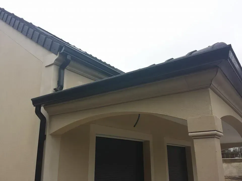 Gouttière sur mesure près de Limours